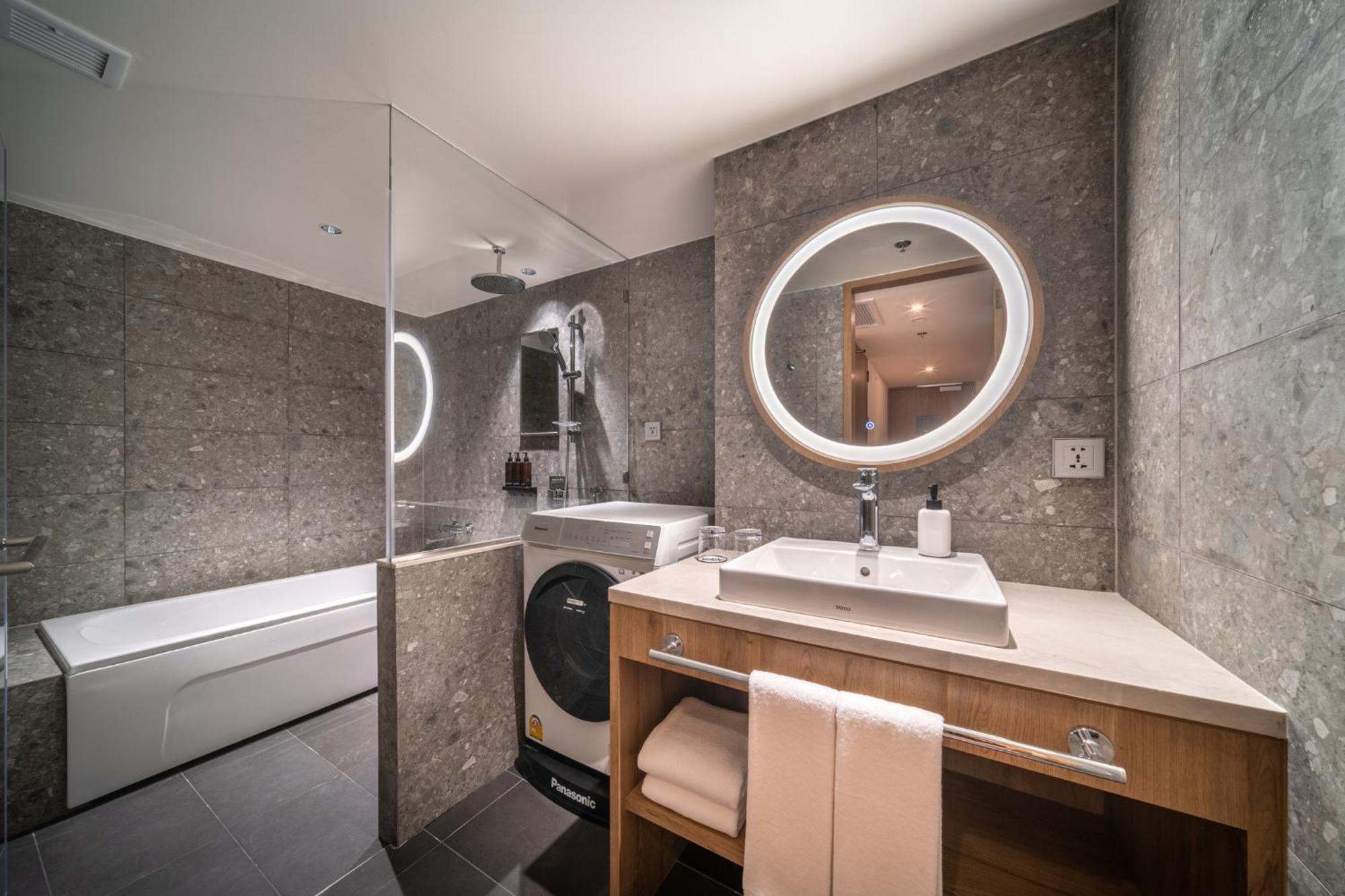 โรงแรม Sotetsu Grand Fresa 4*