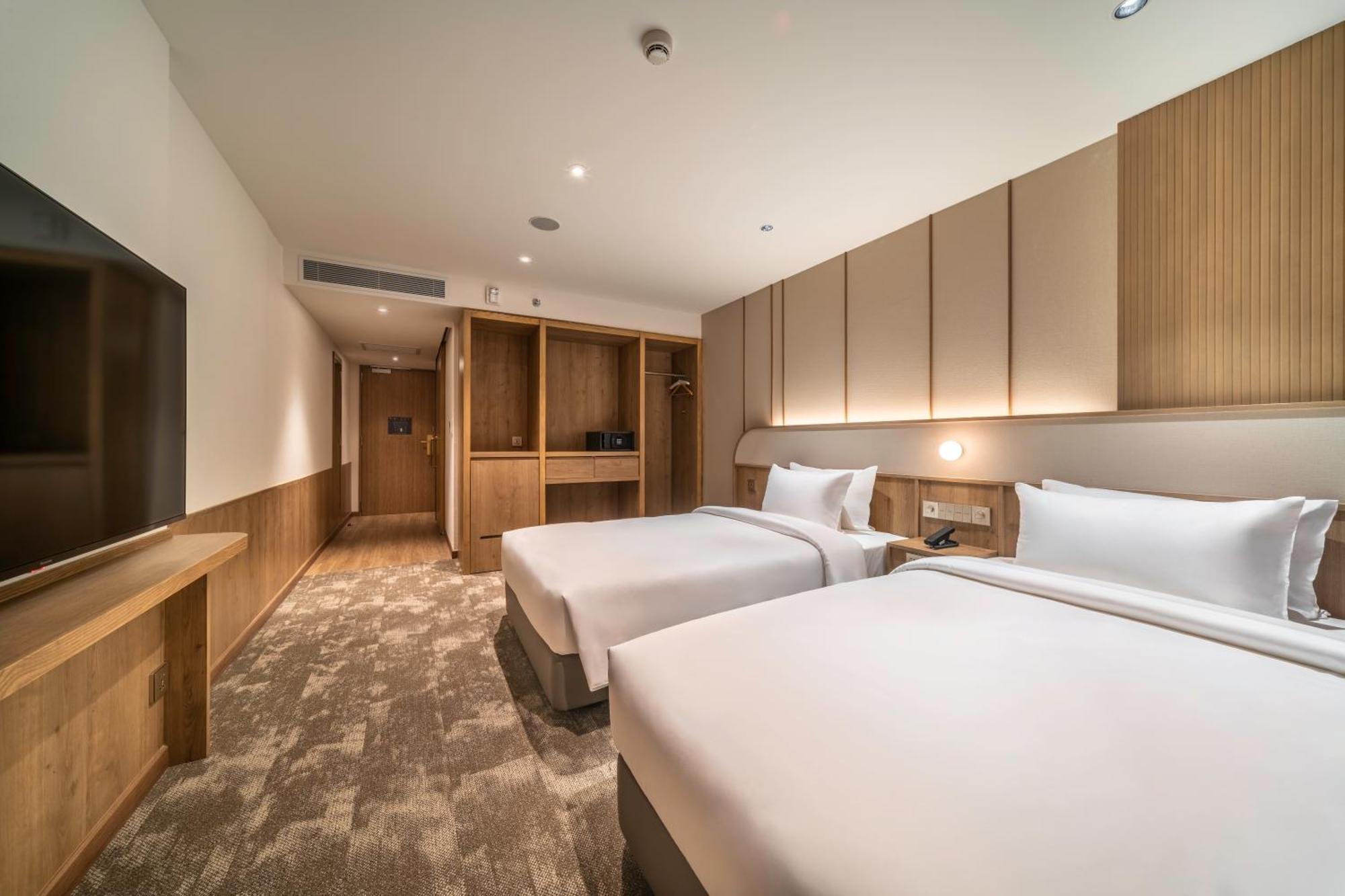 Sotetsu Grand Fresa โรงแรม 4*